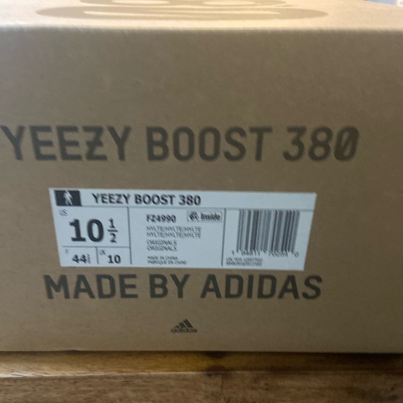 Mens Yeezy Boost 380 NWT - Picture 6 of 9